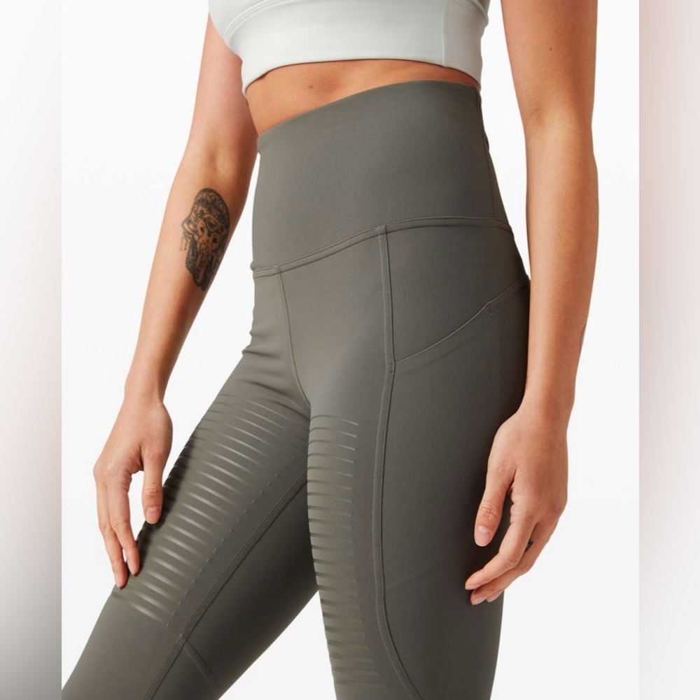 Lululemon Rogue Renegade Super High Rise Tight 25"